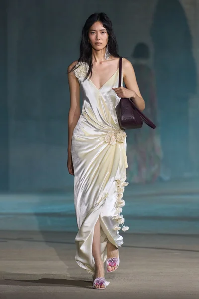 Look 22